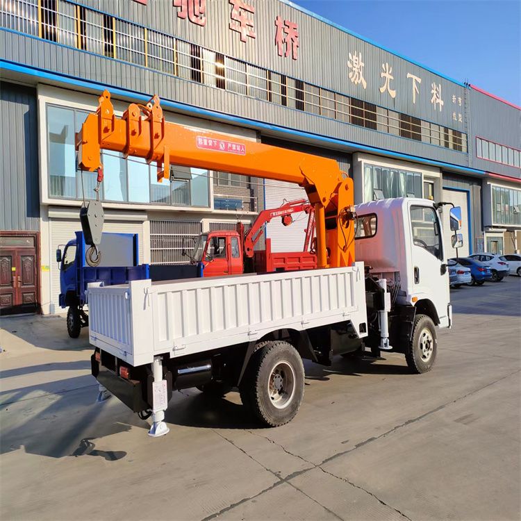 康保县三轮随车吊定制 农用改装机自备吊中瑞长期出售